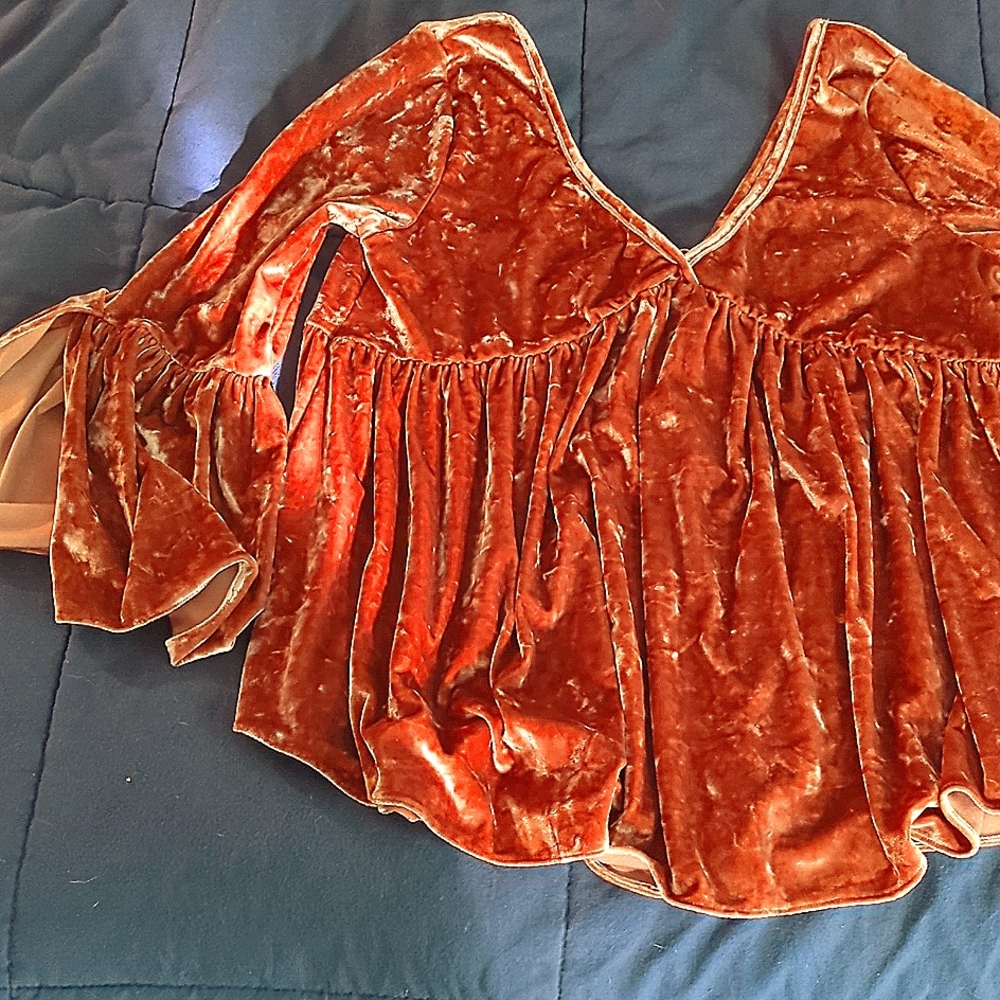 Women's freeway medium size velvet top